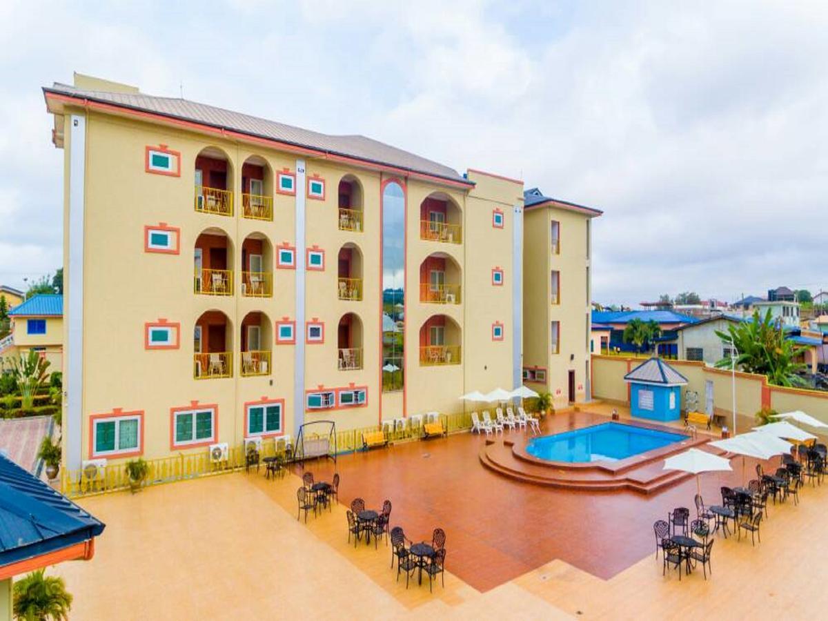 Cofkans Hotel Obuasi Exterior photo